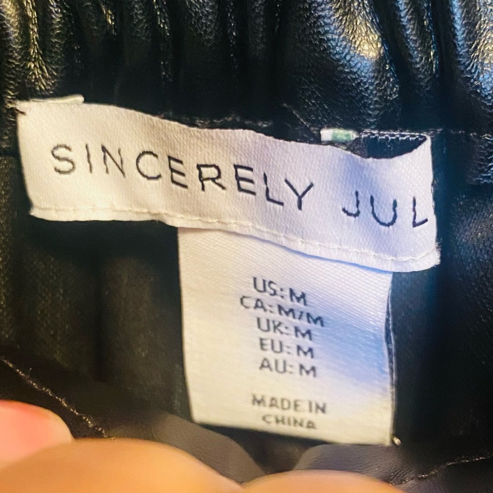 Sincerely Jules Black Faux Leather Accordion Pleated Skirt - Picture 5 of 6